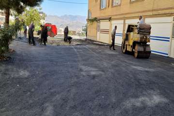 در راستای ساماندهی معابر و رضایتمندی اهالی ساکن در آپاتمانهای علوم پزشکی عملیات  آسفالت محوطه آپارتمان های علوم پزشکی کوی بابان